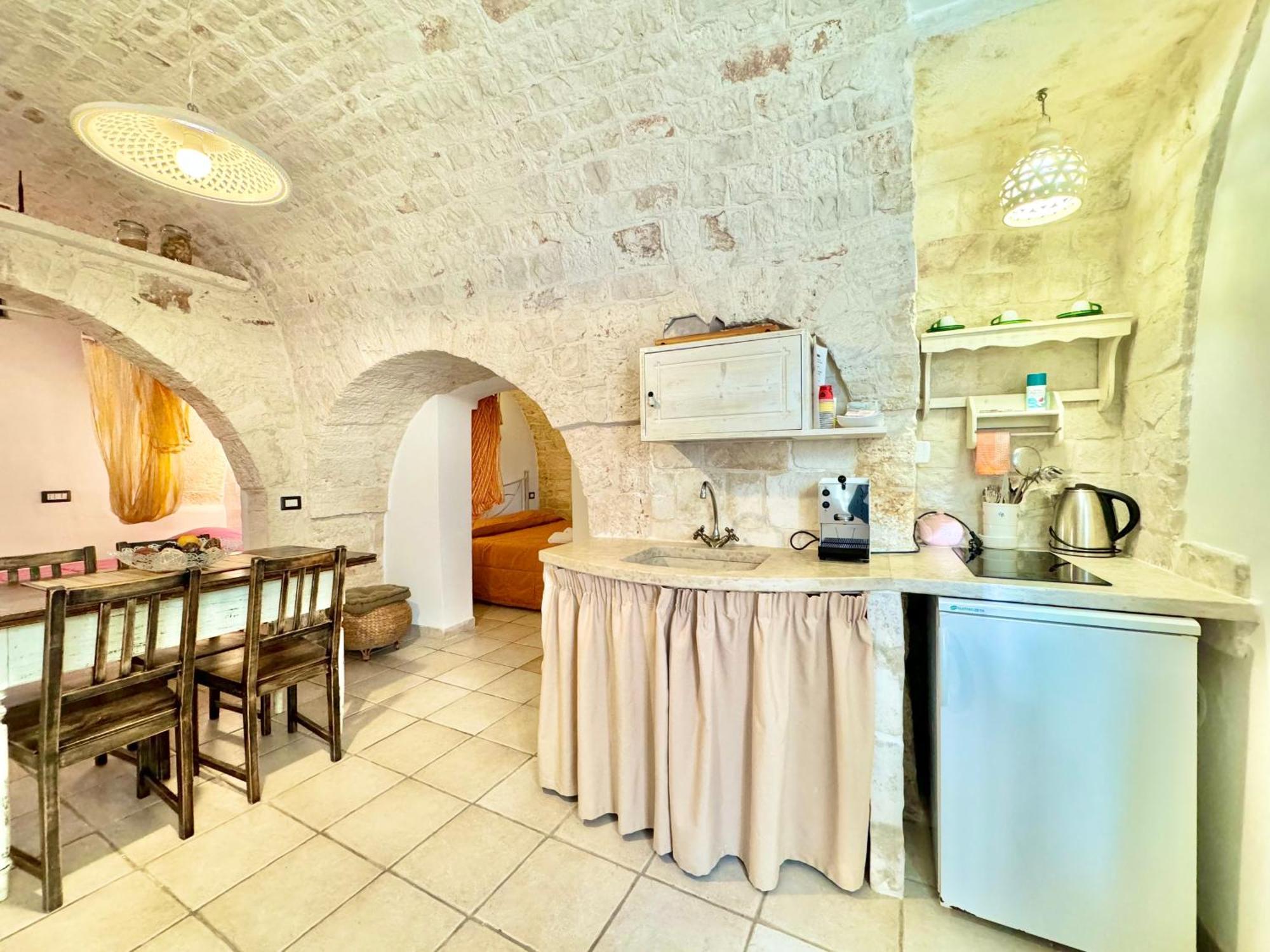 Trulli Moon Villa Alberobello Bagian luar foto