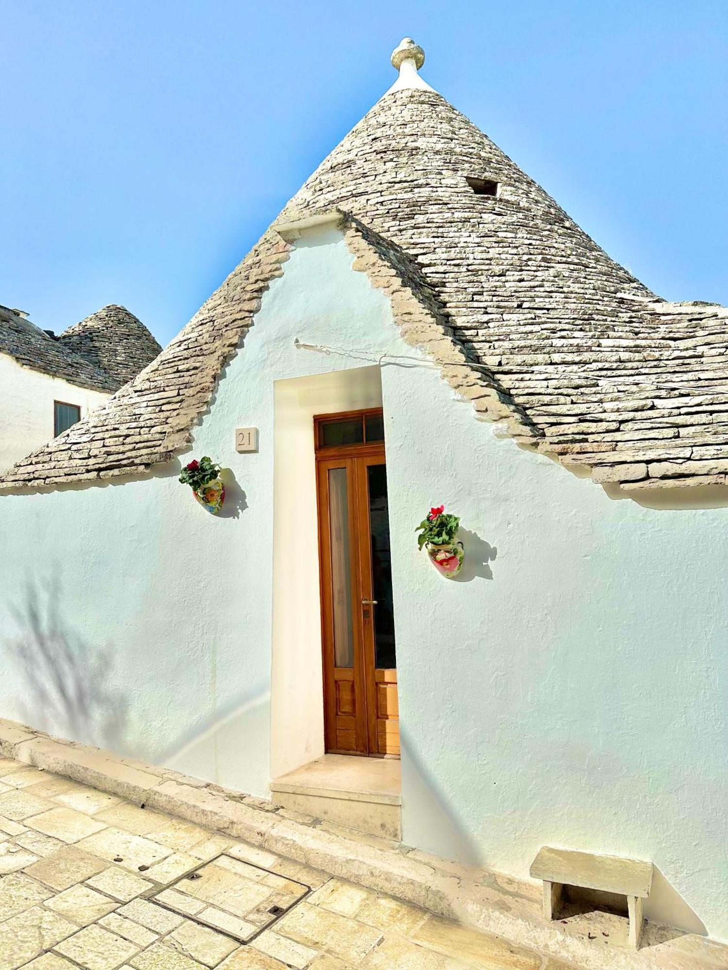 Trulli Moon Villa Alberobello Bagian luar foto